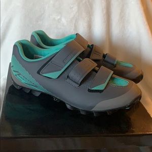 Shimano pedaling clips attached for spinning!